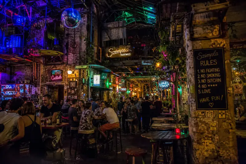 Budapest Klub Guide: A Legjobb Éjszakai Helyszínek hero